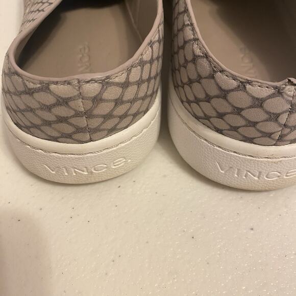 Women 8.5M Vince Preston Snake Embossed Leather Grey Platform Sneakers Slip-On - Picture 4 of 10